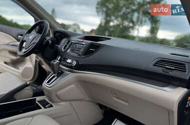 Позашляховик / Кросовер Honda CR-V 2015 в 