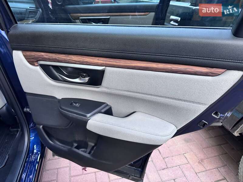 Внедорожник / Кроссовер Honda CR-V 2018 в Одессе фото 24 Внедорожник / Кроссовер Honda CR-V 2018 в Одессе