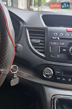 Позашляховик / Кросовер Honda CR-V 2014 в 