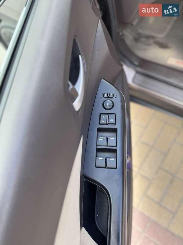 Позашляховик / Кросовер Honda CR-V 2012 в Хмельницькому