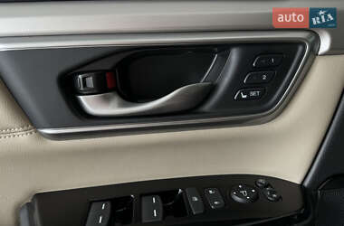 Позашляховик / Кросовер Honda CR-V 2022 в 