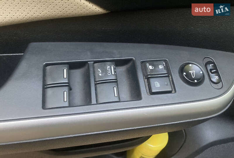 Позашляховик / Кросовер Honda CR-V 2015 в Львові фото 11 Позашляховик / Кросовер Honda CR-V 2015 в Львові