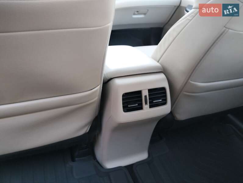 Позашляховик / Кросовер Honda CR-V 2014 в Тернополі