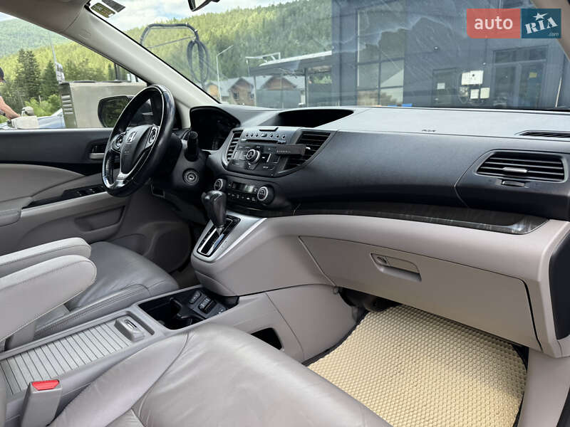 Внедорожник / Кроссовер Honda CR-V 2013 в Черновцах