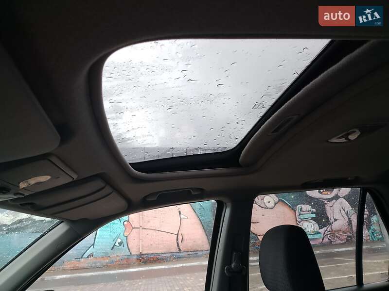 Внедорожник / Кроссовер Honda CR-V 2004 в Луцке