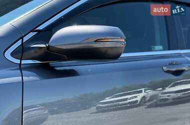 Внедорожник / Кроссовер Honda CR-V 2021 в 