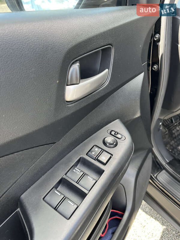 Внедорожник / Кроссовер Honda CR-V 2016 в Чуднове