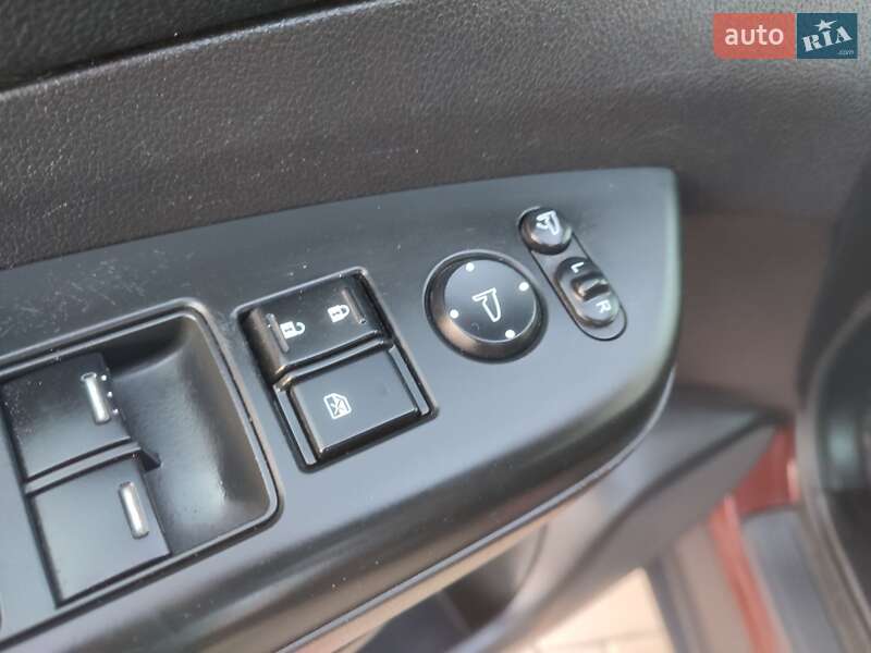 Позашляховик / Кросовер Honda CR-V 2012 в Золочеві