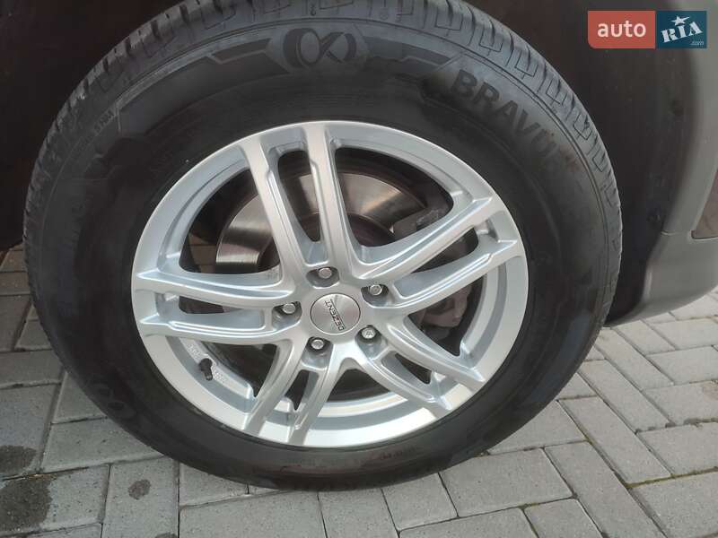 Позашляховик / Кросовер Honda CR-V 2012 в Золочеві