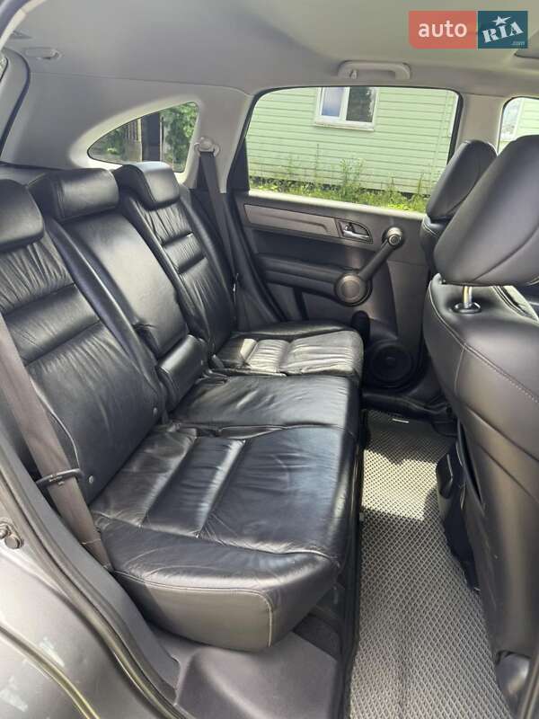 Внедорожник / Кроссовер Honda CR-V 2011 в Шостке