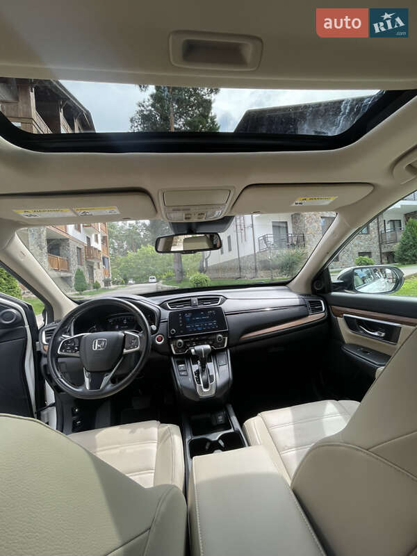 Внедорожник / Кроссовер Honda CR-V 2017 в Киеве