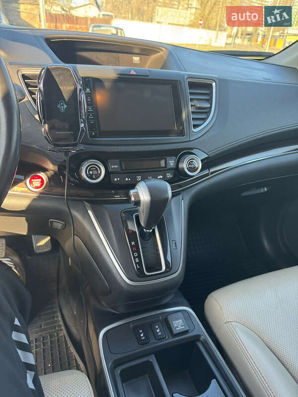Позашляховик / Кросовер Honda CR-V 2015 в Києві
