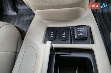 Позашляховик / Кросовер Honda CR-V 2013 в 
