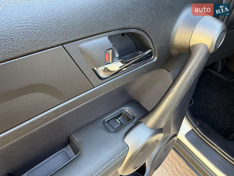 Внедорожник / Кроссовер Honda CR-V 2011 в Тернополе