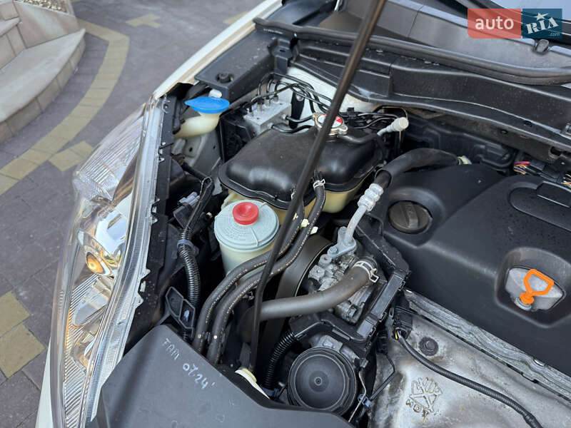 Внедорожник / Кроссовер Honda CR-V 2011 в Тернополе