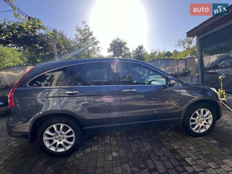 Внедорожник / Кроссовер Honda CR-V 2008 в Могилев-Подольске