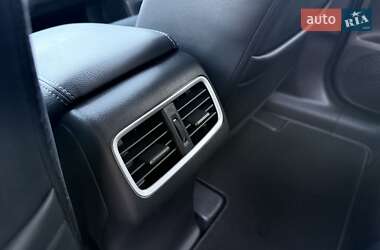 Внедорожник / Кроссовер Honda CR-V 2015 в 
