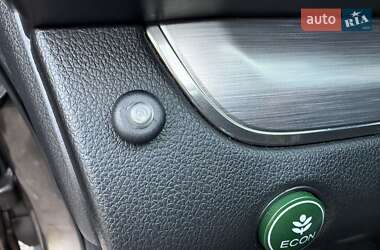 Внедорожник / Кроссовер Honda CR-V 2015 в 
