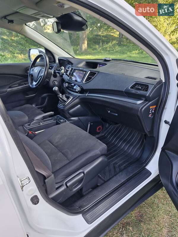 Внедорожник / Кроссовер Honda CR-V 2015 в Александровке