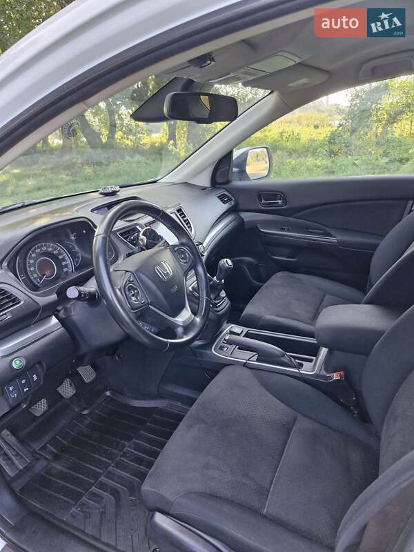 Внедорожник / Кроссовер Honda CR-V 2015 в Александровке