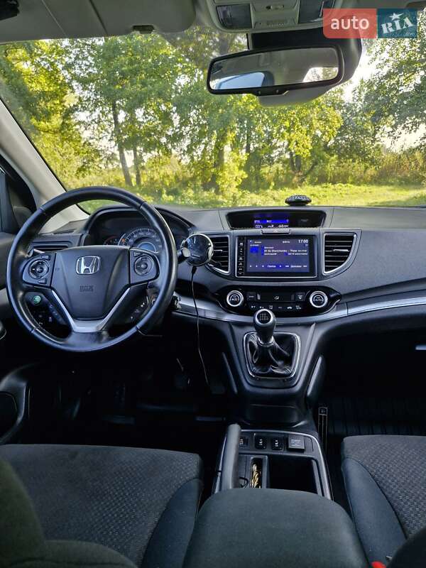 Внедорожник / Кроссовер Honda CR-V 2015 в Александровке