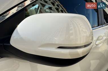 Внедорожник / Кроссовер Honda CR-V 2015 в 