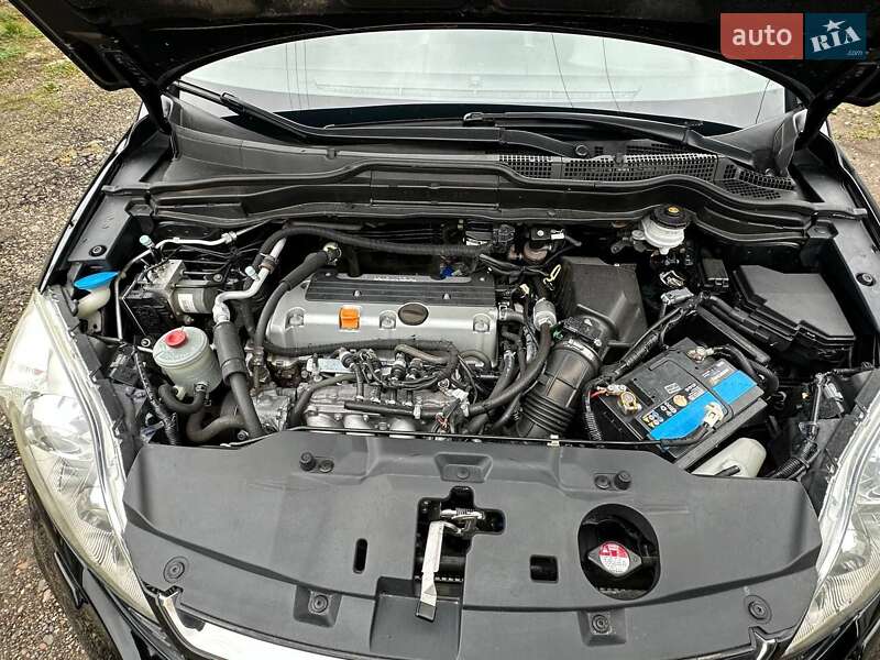 Внедорожник / Кроссовер Honda CR-V 2012 в Черновцах
