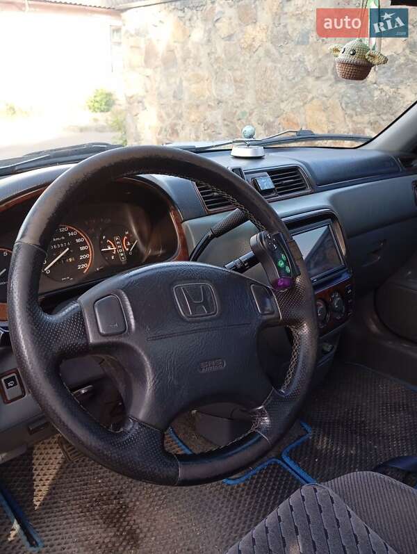 Внедорожник / Кроссовер Honda CR-V 1999 в Могилев-Подольске