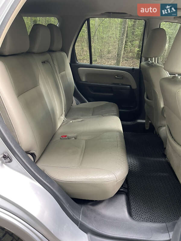 Позашляховик / Кросовер Honda CR-V 2004 в Дунаївцях