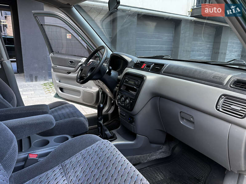 Внедорожник / Кроссовер Honda CR-V 2000 в Ивано-Франковске