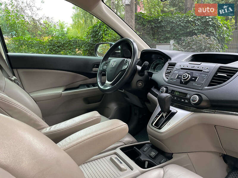 Позашляховик / Кросовер Honda CR-V 2014 в Києві