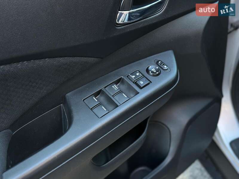 Внедорожник / Кроссовер Honda CR-V 2015 в Киеве