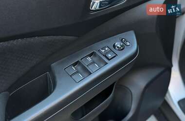 Позашляховик / Кросовер Honda CR-V 2015 в  фото 17 Позашляховик / Кросовер Honda CR-V 2015 в