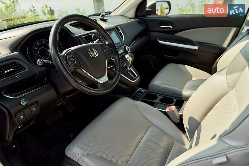 Позашляховик / Кросовер Honda CR-V 2016 в Києві