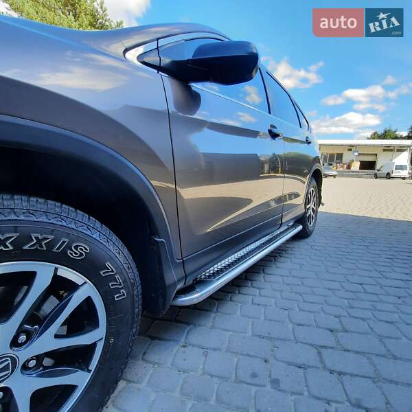 Внедорожник / Кроссовер Honda CR-V 2015 в Ивано-Франковске
