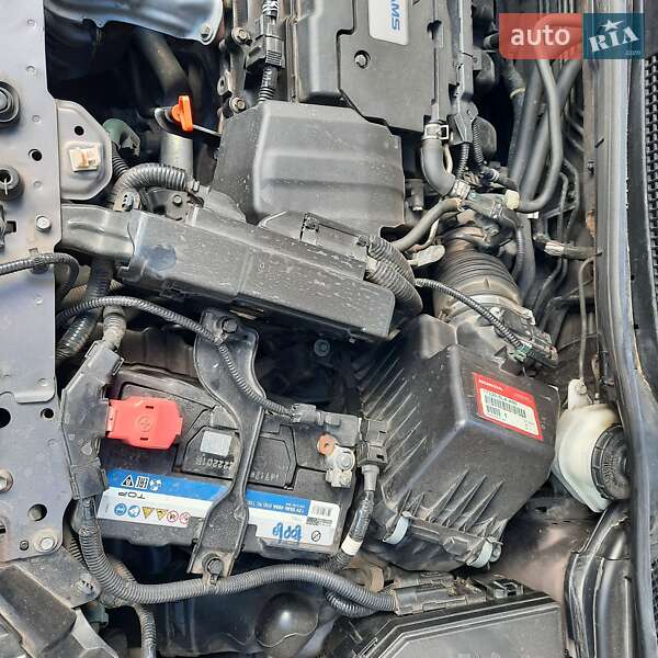 Внедорожник / Кроссовер Honda CR-V 2015 в Ивано-Франковске