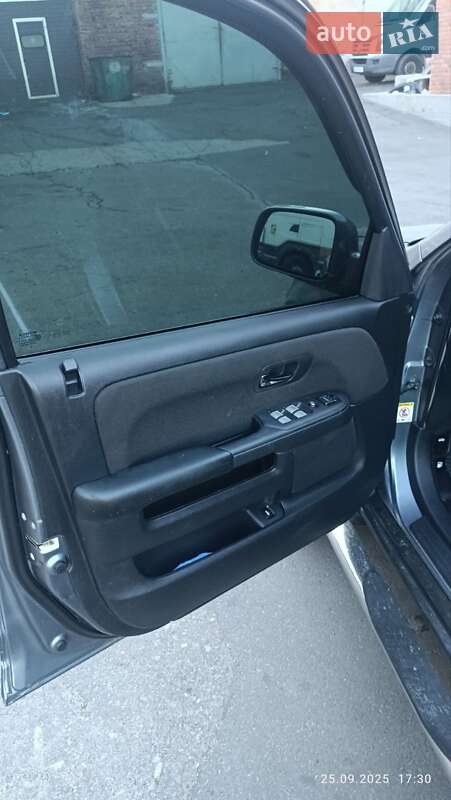 Внедорожник / Кроссовер Honda CR-V 2005 в Чернигове