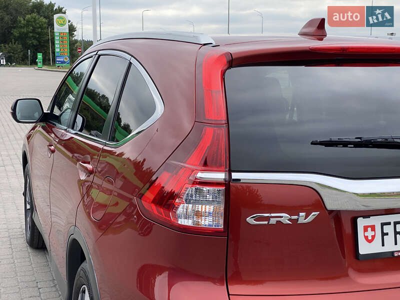 Внедорожник / Кроссовер Honda CR-V 2015 в Радивилове