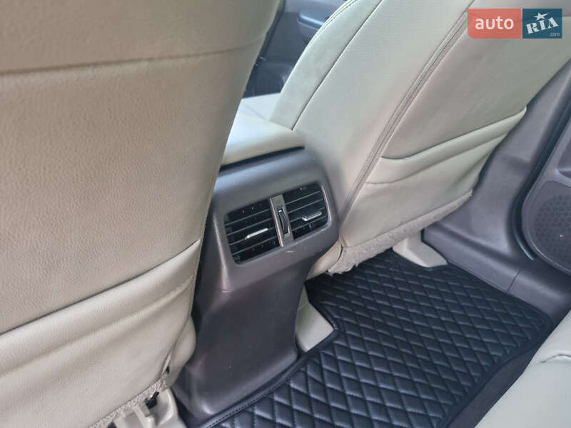 Внедорожник / Кроссовер Honda CR-V 2013 в Запорожье