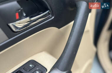 Внедорожник / Кроссовер Honda CR-V 2011 в 
