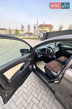 Внедорожник / Кроссовер Honda CR-V 2015 в 