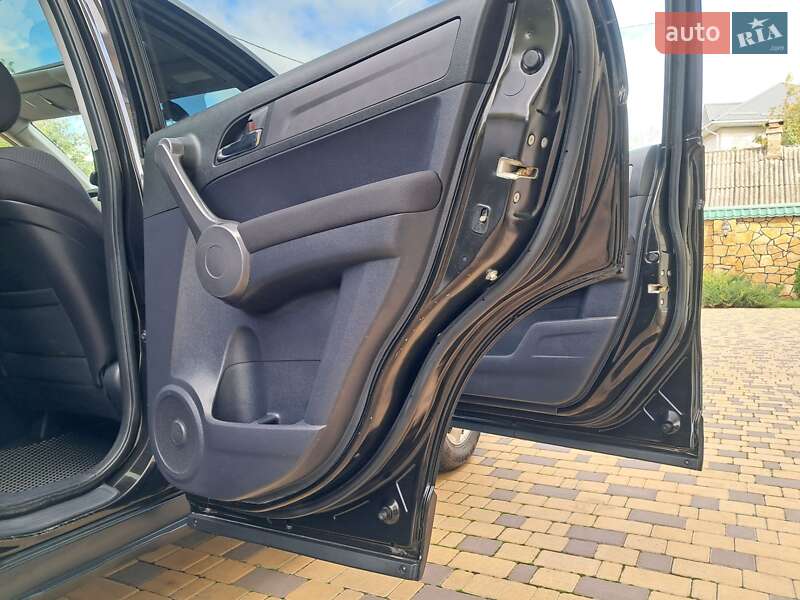 Внедорожник / Кроссовер Honda CR-V 2008 в Могилев-Подольске