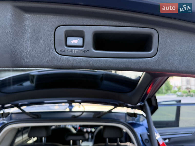 Внедорожник / Кроссовер Honda CR-V 2023 в Виннице