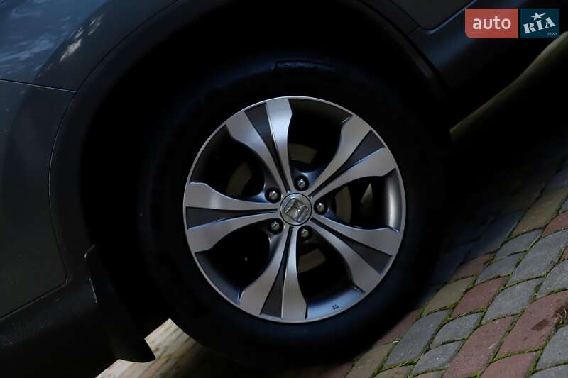 Внедорожник / Кроссовер Honda CR-V 2014 в Дрогобыче
