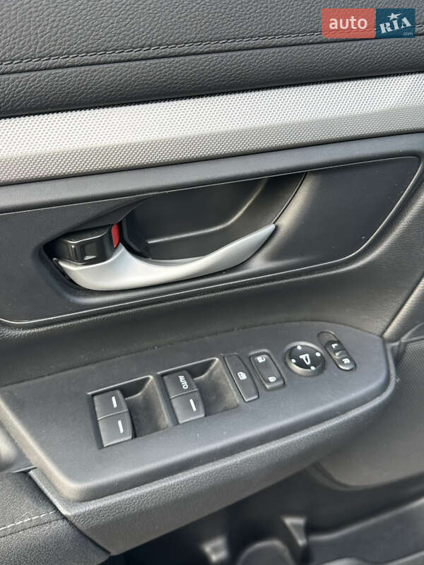 Внедорожник / Кроссовер Honda CR-V 2017 в Днепре