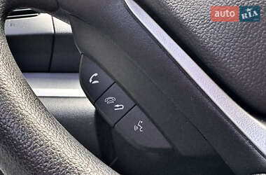 Позашляховик / Кросовер Honda CR-V 2014 в 