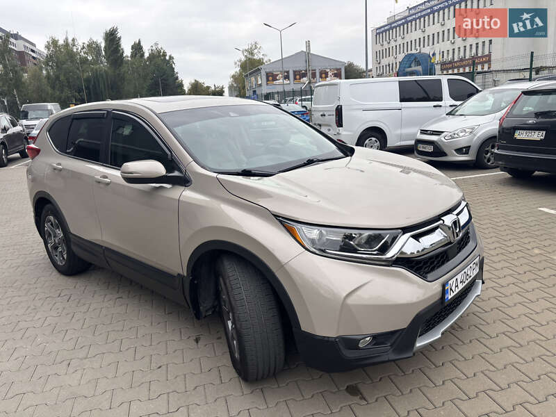 Внедорожник / Кроссовер Honda CR-V 2017 в Киеве