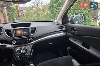 Позашляховик / Кросовер Honda CR-V 2015 в  фото 2 Позашляховик / Кросовер Honda CR-V 2015 в