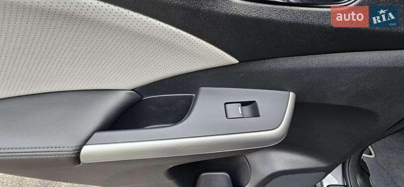 Позашляховик / Кросовер Honda CR-V 2015 в Києві