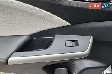 Внедорожник / Кроссовер Honda CR-V 2015 в 